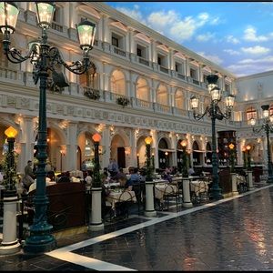 Meet your Posher, Vivian